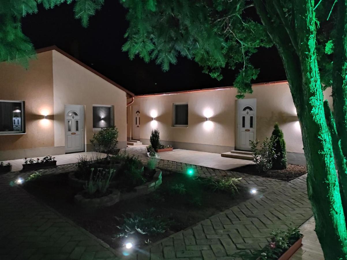 7 Days Apartment Makó المظهر الخارجي الصورة